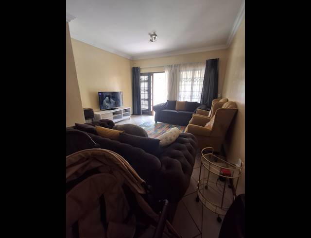 2 BEDROOM APARTMENT FOR SALE IN HEATHERVIEW